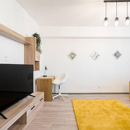 דירות בוקרשט Carol New Building With Balcony מראה חיצוני תמונה