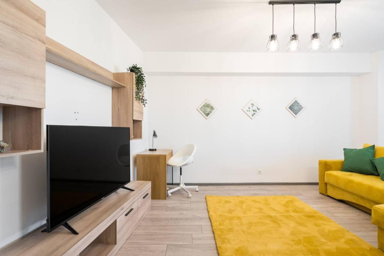 דירות בוקרשט Carol New Building With Balcony מראה חיצוני תמונה