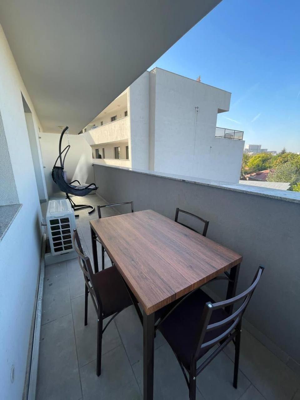 דירות בוקרשט Carol New Building With Balcony מראה חיצוני תמונה