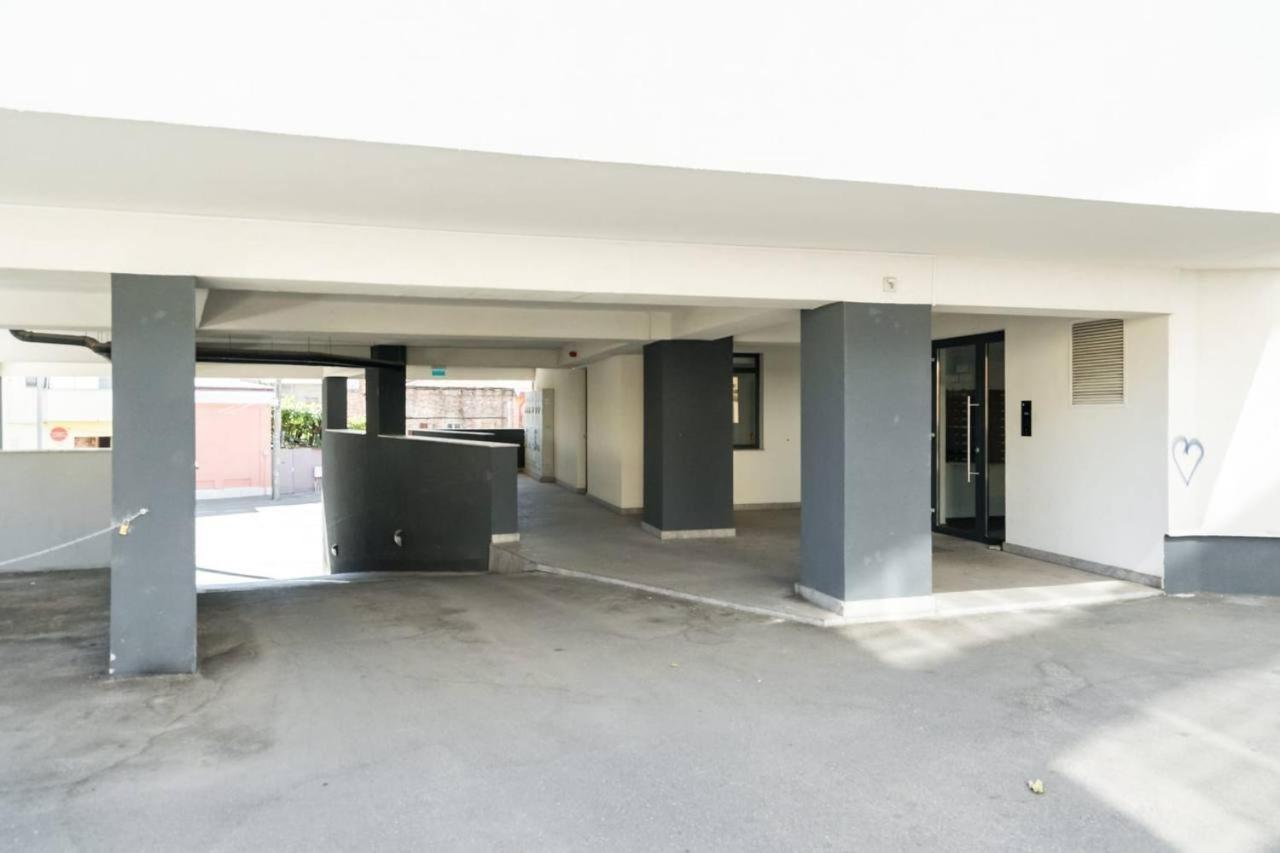 דירות בוקרשט Carol New Building With Balcony מראה חיצוני תמונה